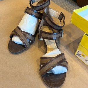 Joan & David sandals